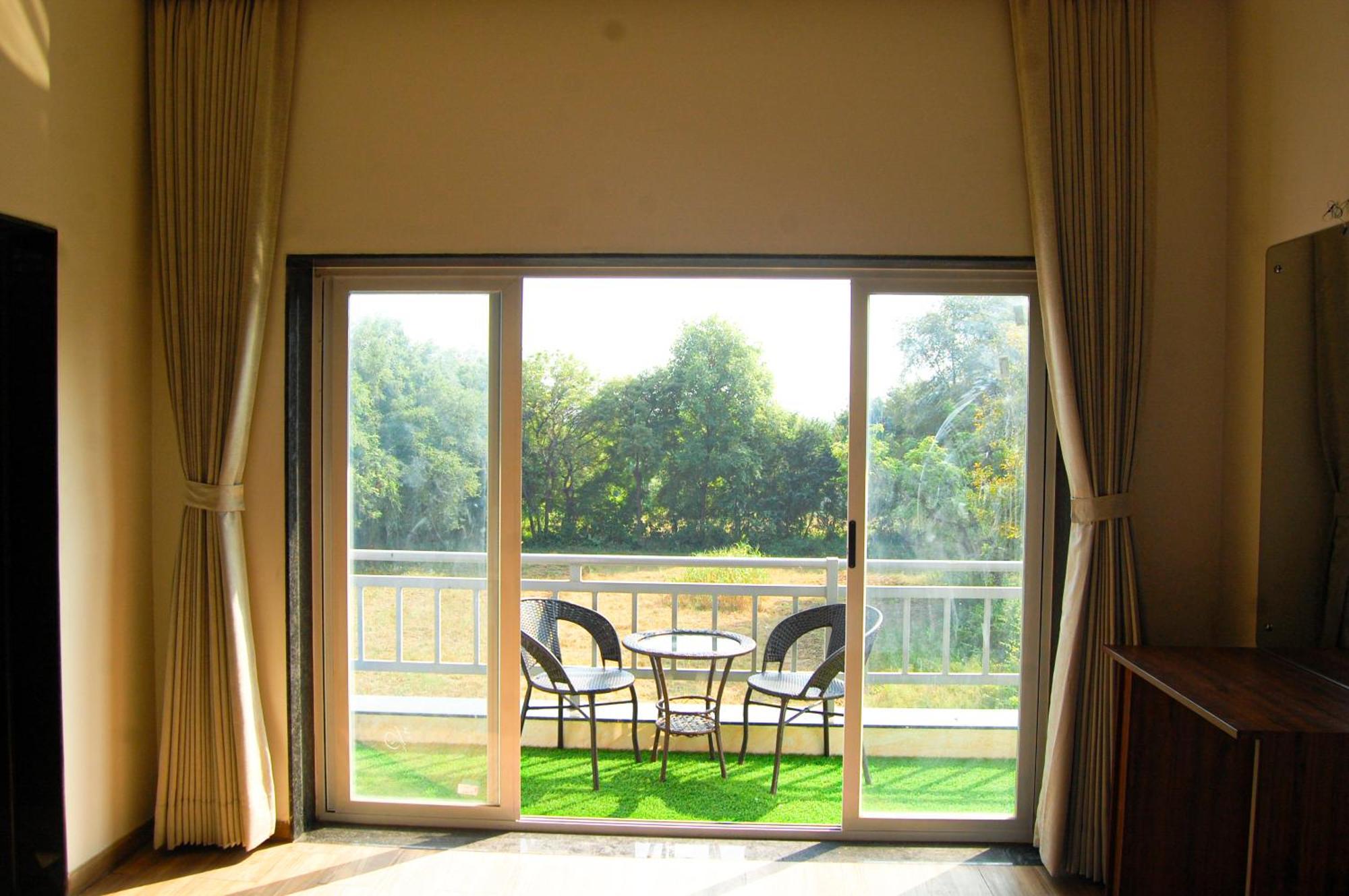 Krishna Riverside Resort Vasad Экстерьер фото