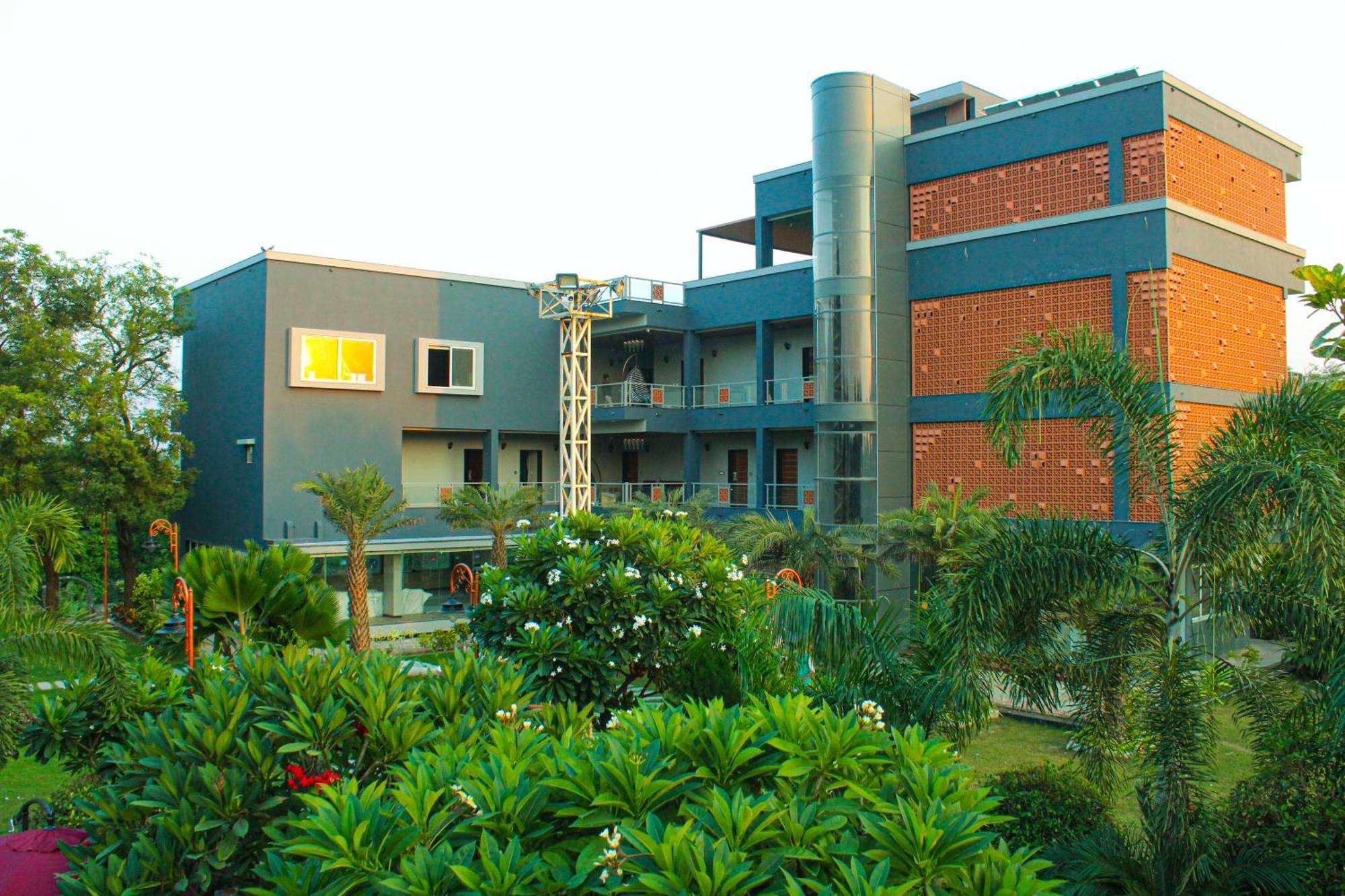Krishna Riverside Resort Vasad Экстерьер фото