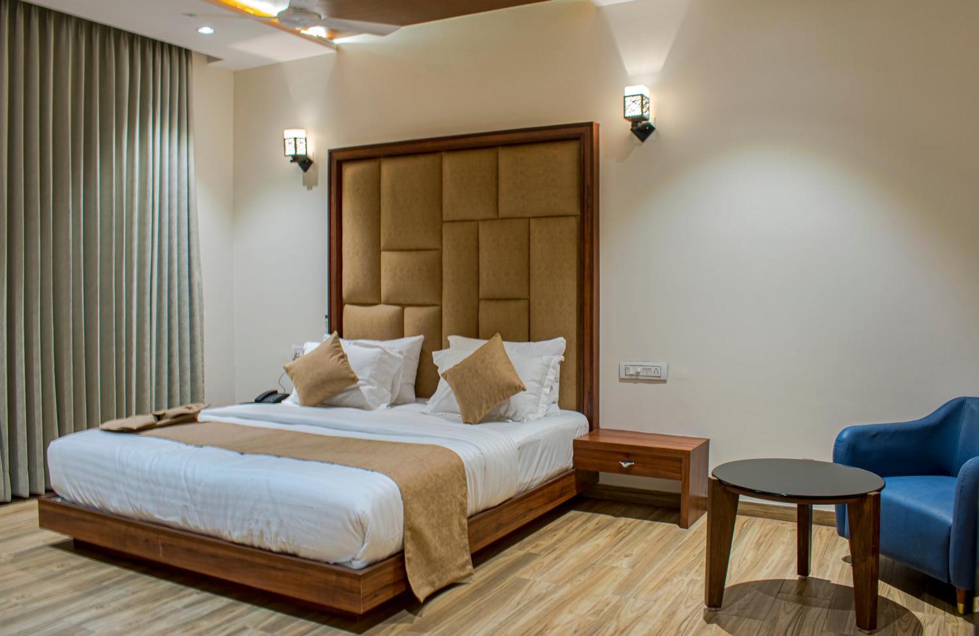 Krishna Riverside Resort Vasad Экстерьер фото