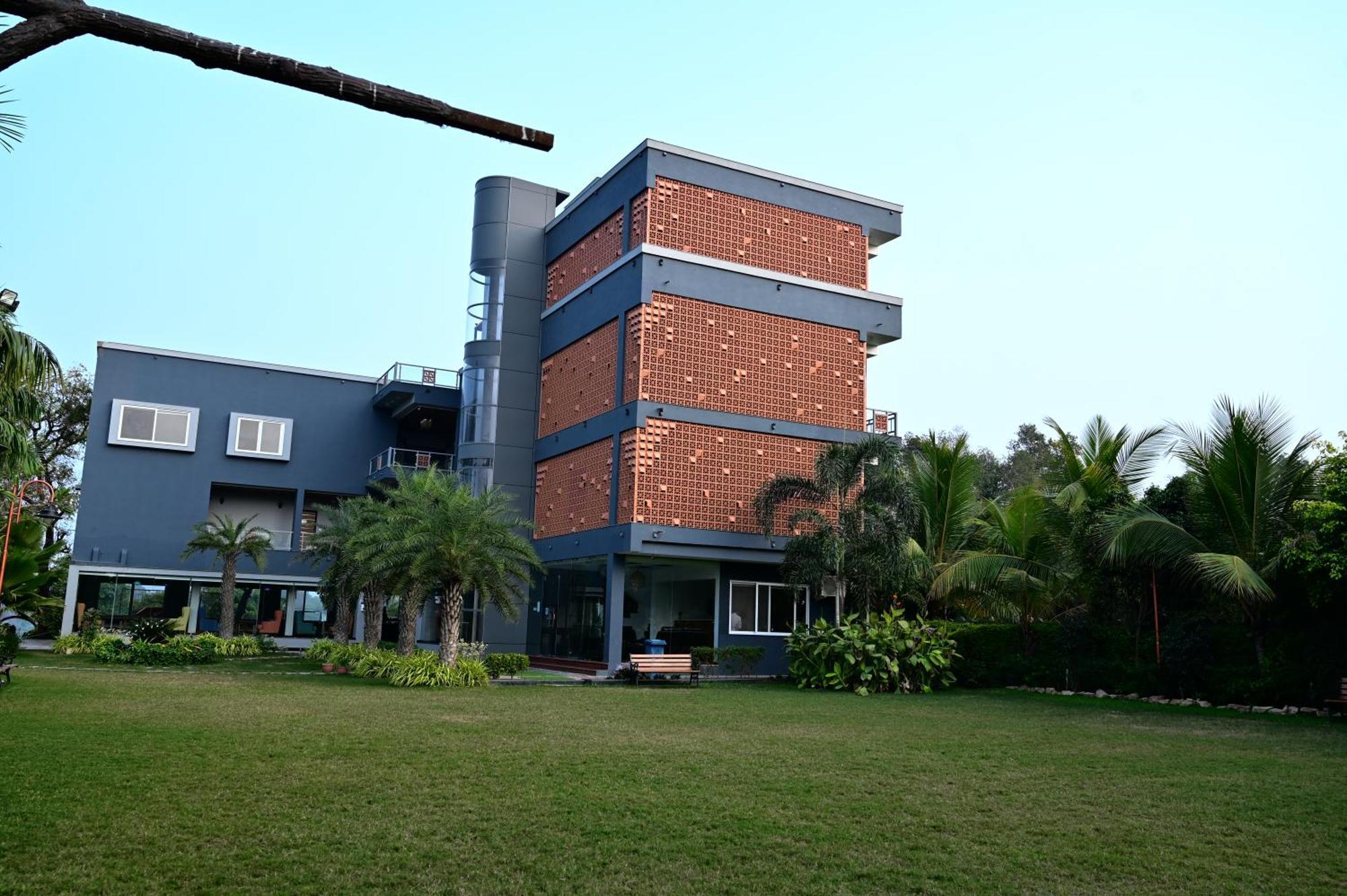 Krishna Riverside Resort Vasad Экстерьер фото