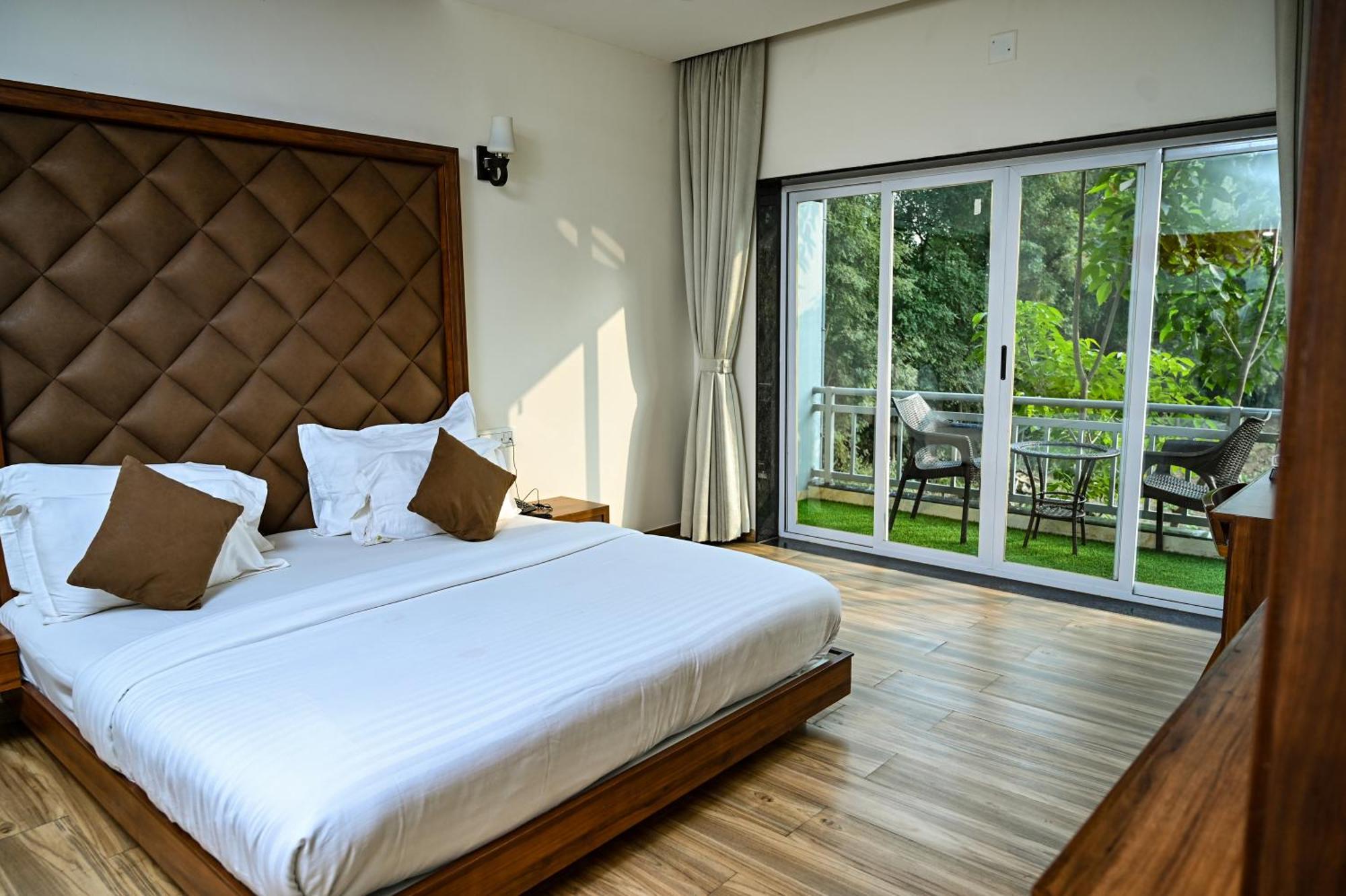 Krishna Riverside Resort Vasad Экстерьер фото