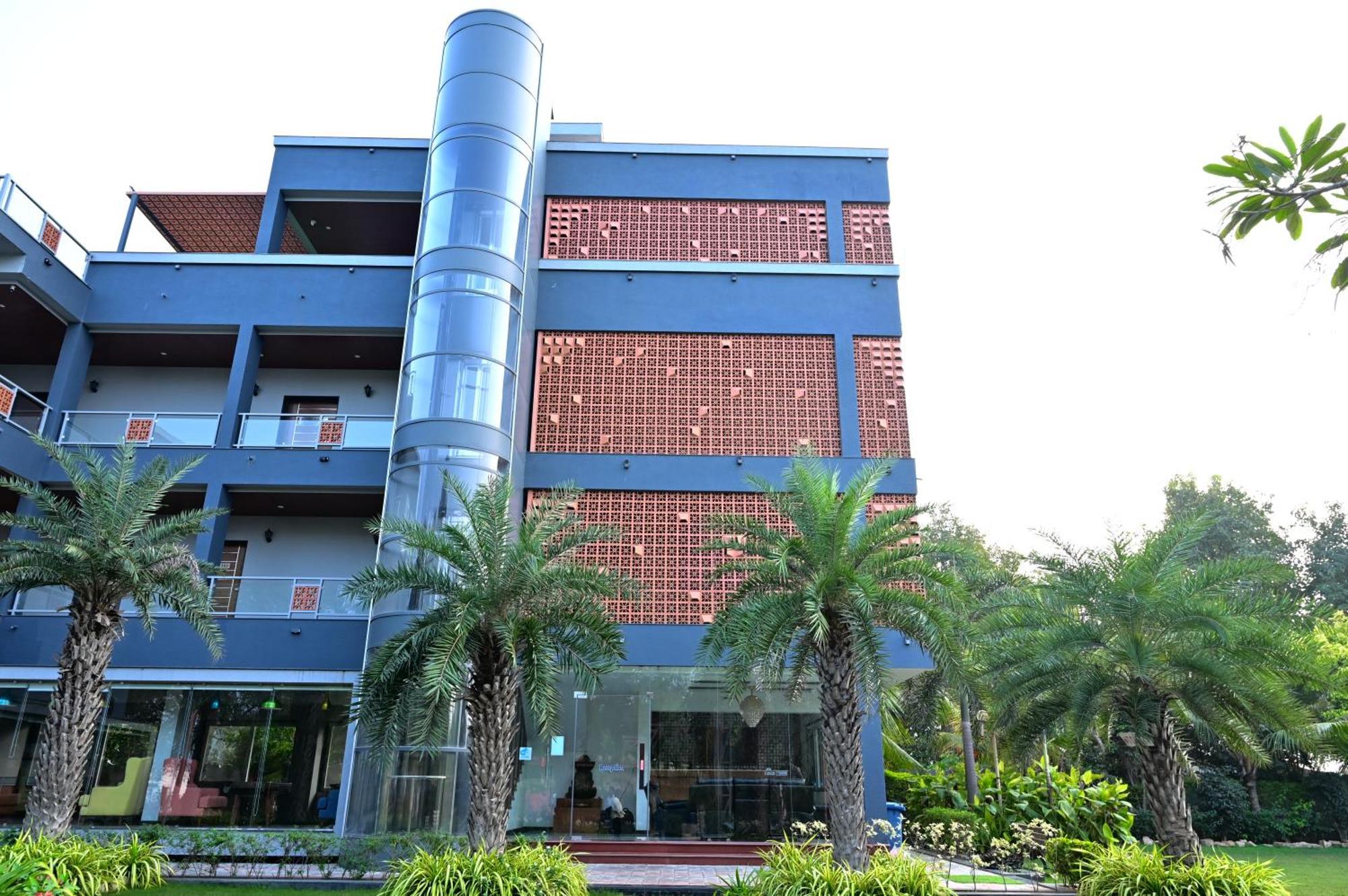 Krishna Riverside Resort Vasad Экстерьер фото