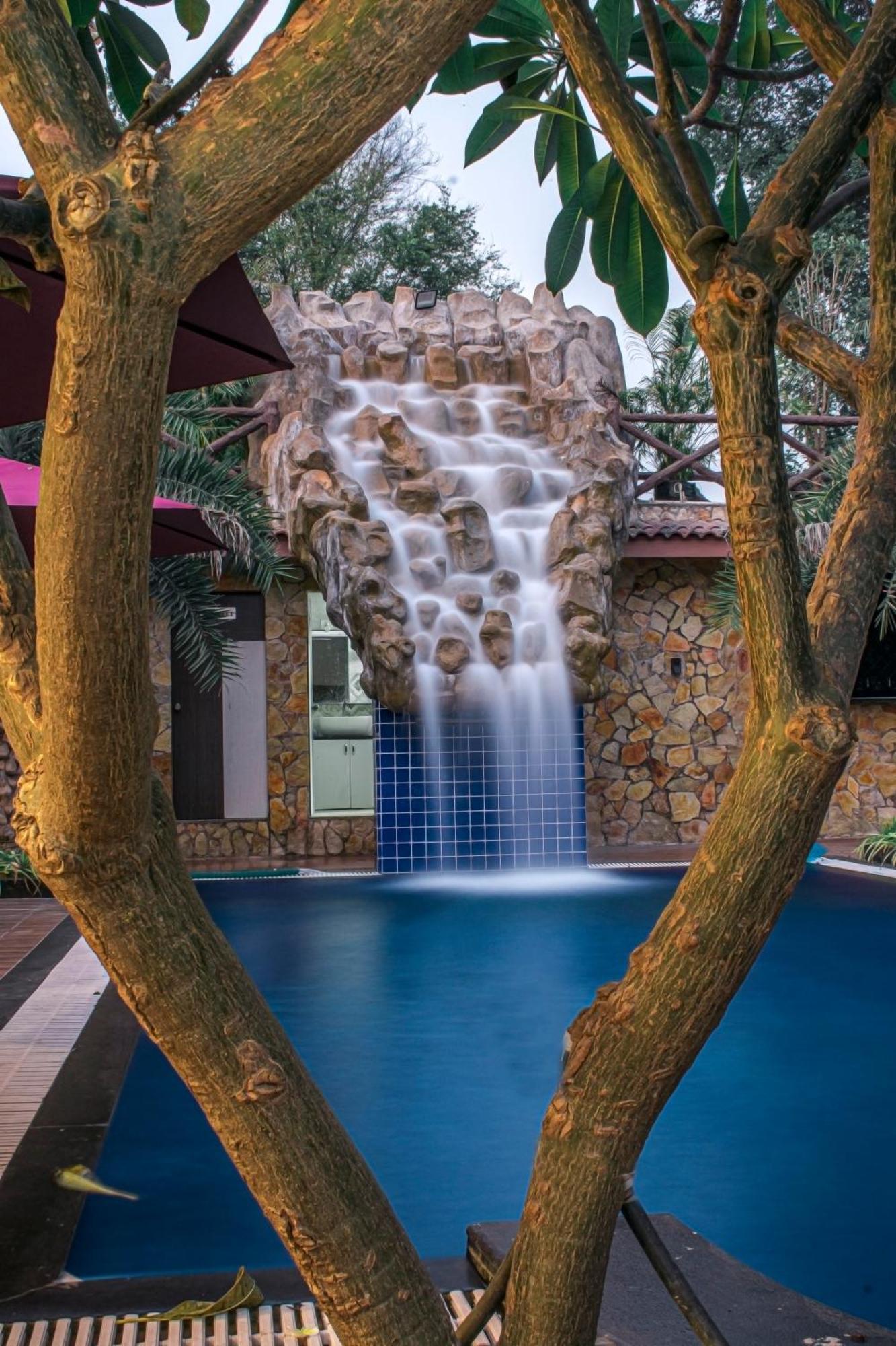 Krishna Riverside Resort Vasad Экстерьер фото