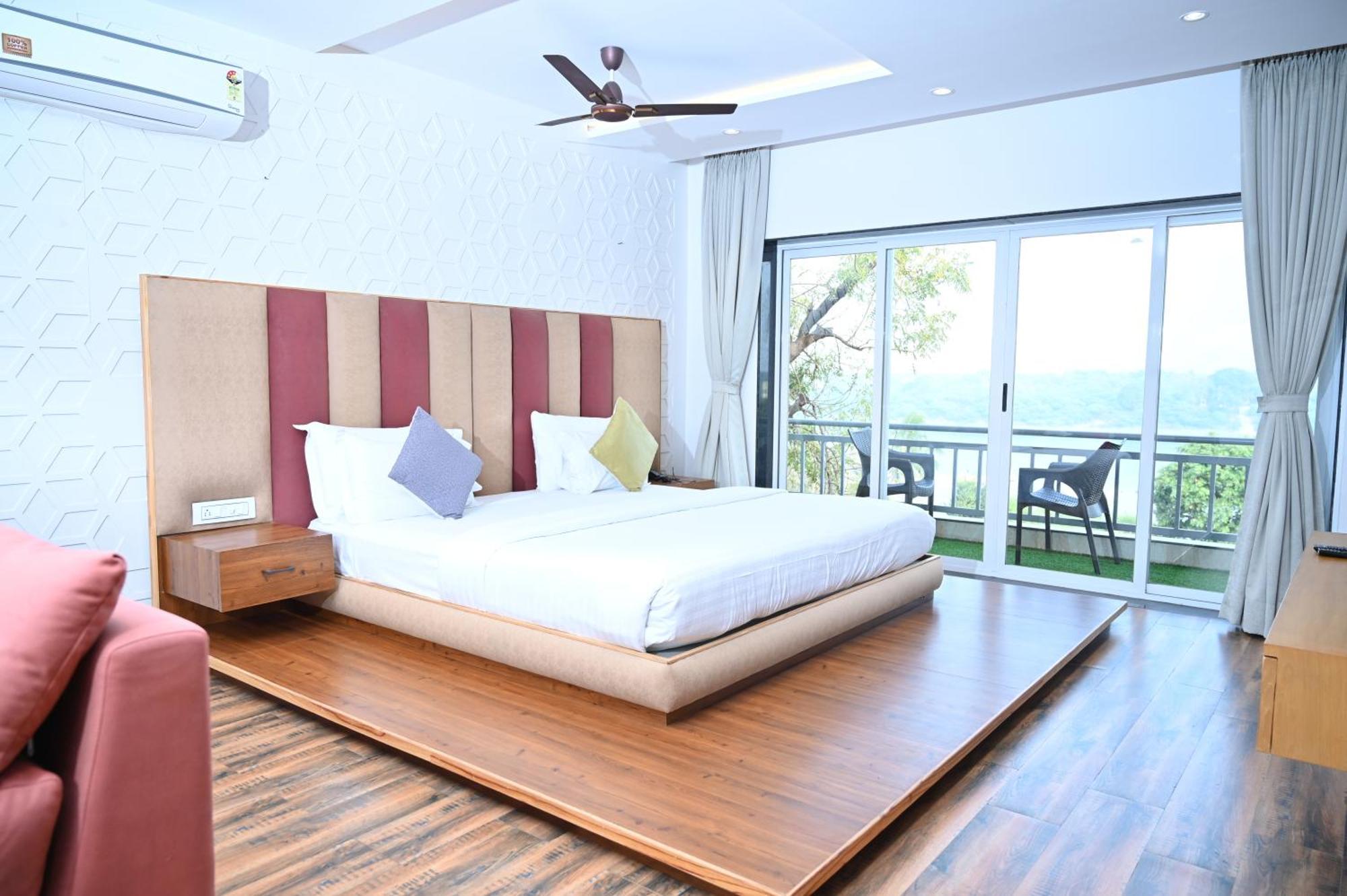 Krishna Riverside Resort Vasad Экстерьер фото
