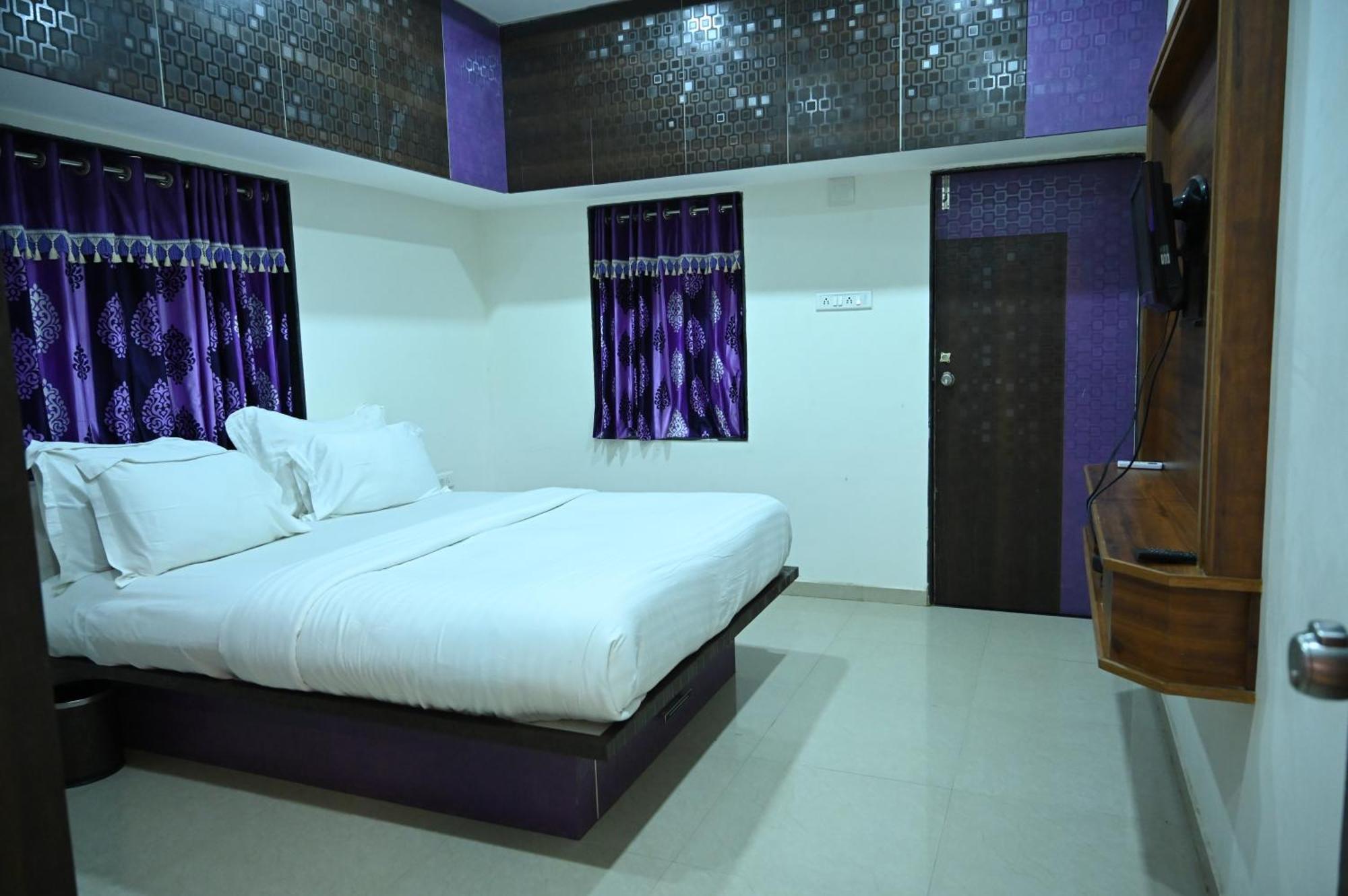 Krishna Riverside Resort Vasad Экстерьер фото