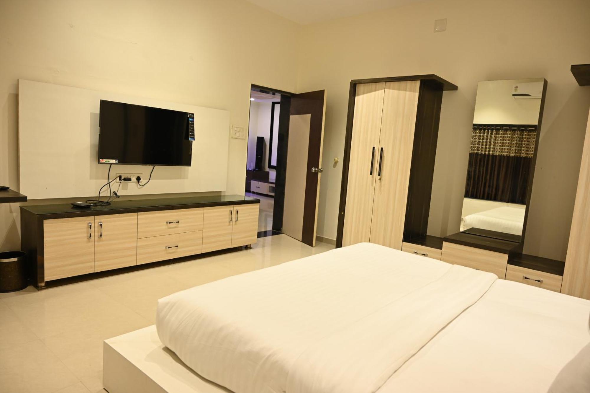 Krishna Riverside Resort Vasad Экстерьер фото